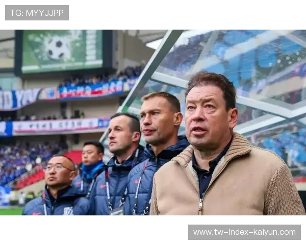 上海申花主帅斯卢茨基：对外援阵容保持信心，下赛季或进行微调